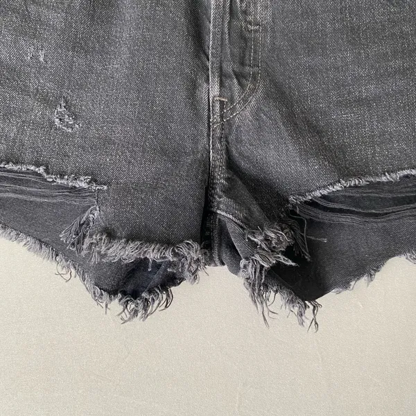 Levi's Premium 501‎ sz 26 gray distressed jean shorts - Image 3