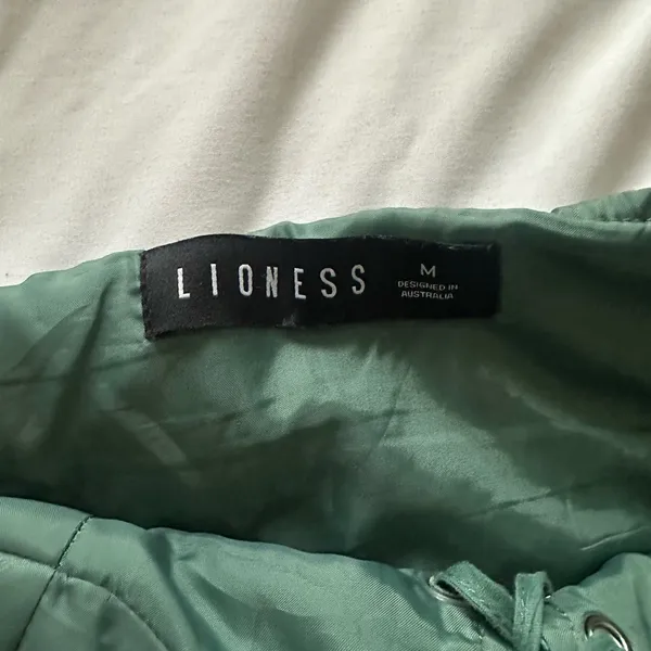 LIONESS Stylish Green Lace-Up Corset Top - Image 3