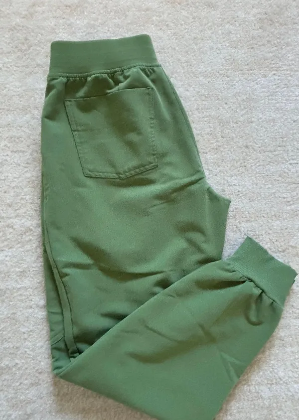 FIGS Zamora Jogger Scrub Pants - Image 9