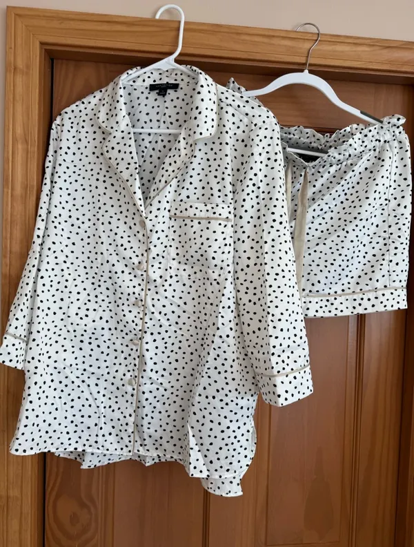Ann Taylor Polka Dot White Black Gold Pajama Set Short Shirt Top - Image 2