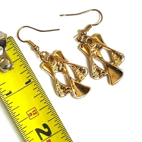 Gold tone drop earrings - Image 6