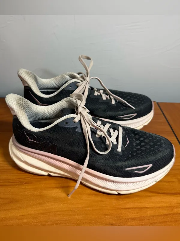 Hoka Women’s Clifton 9 Running Athletic Shoe Black Light Pink 6.5B - Image 3