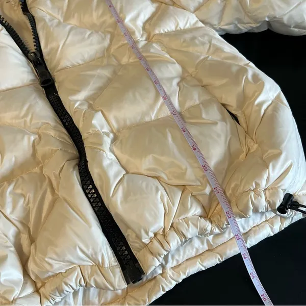 Vince Camuto Women’s Cream Puffer‎ Coat Medium - Image 13