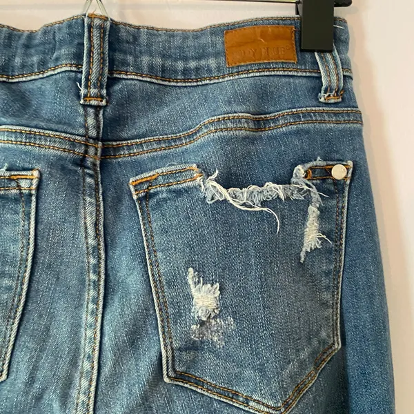 Judy Blue Straight Fit Distressed Frayed Medium Rise Jeans Women's size 3 / 26 - Image 8