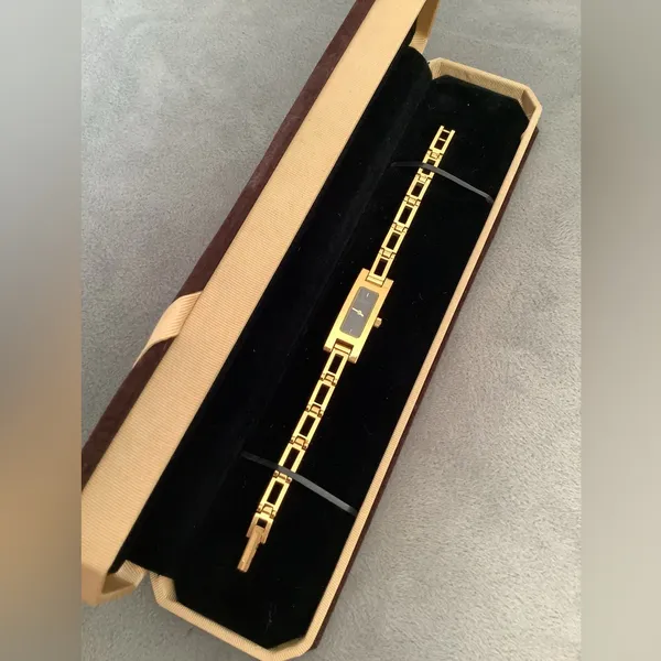 Ladies GUCCI dressy GOLD TONE Watch🔥🔥 - Image 5