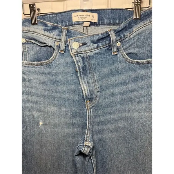 Abercrombie & Fitch the 90’s straight ultra high rise 27/4 short - Image 3