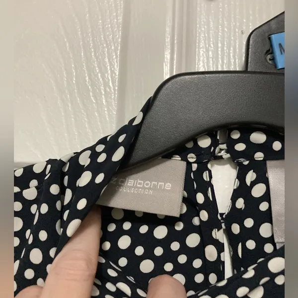 *Liz Clairborne Black Polka Dot Mock Neck Sleeveless Blouse #RB - Image 2