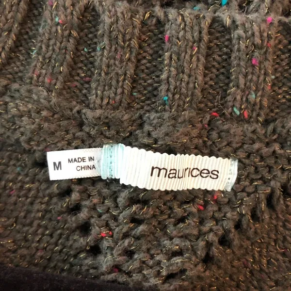 Maurices Olive Green Short Sleeve V-Neck Sweater Size M - Image 3