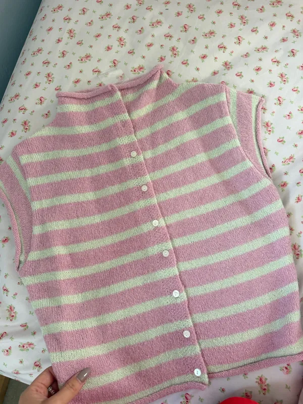 Online Boutique Sweater Pink - Image 3