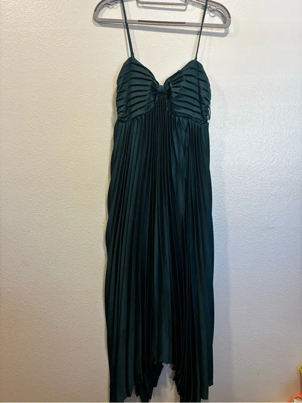 Petal & Pup Emerald Green Pleated Spaghetti Strap Midi Dress - Image 2