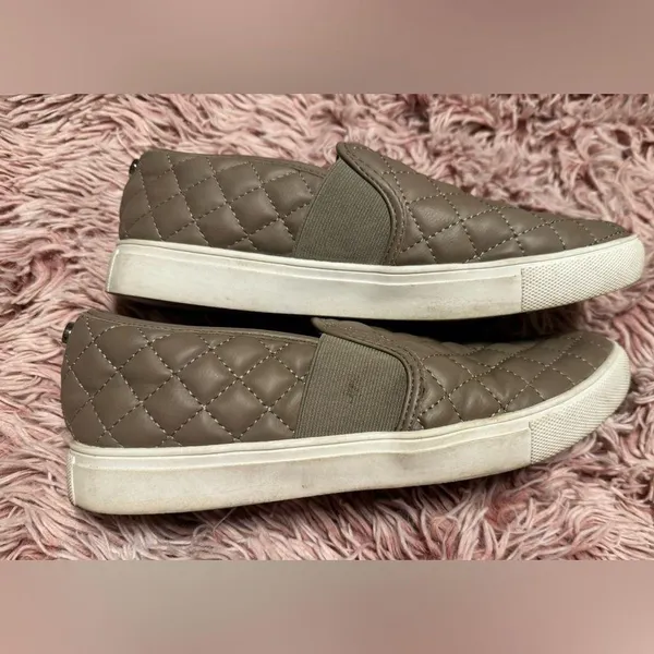 Steve Madden slip ons - Image 2