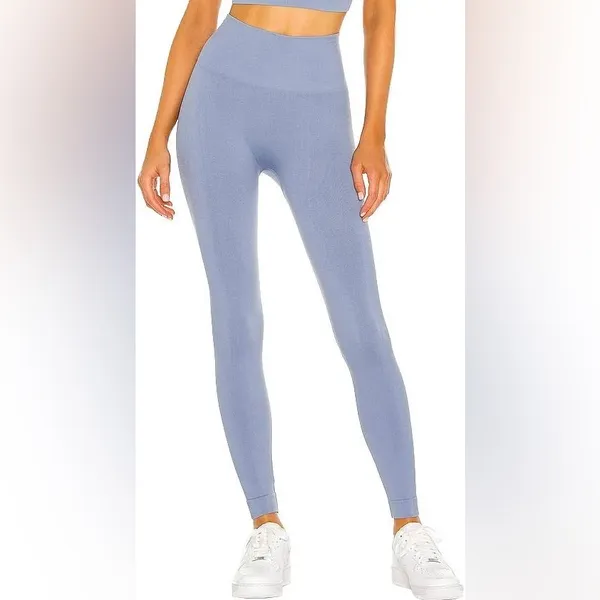 SET Active x Revolve Leggings in Lavendar - Image 2