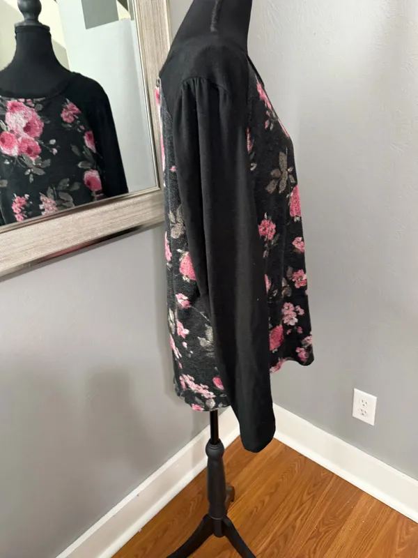 Maurices’s 24/7 Collection lightweight rose-floral print Henley sweater top size XL. - Image 5