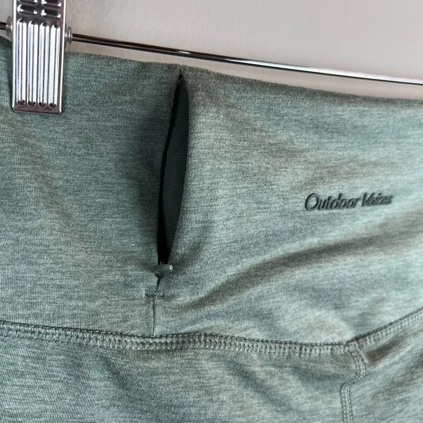 Outdoor Voices Bike Shorts Women Small Green CloudKnit Compression Zip Pocket 7" - Image 6