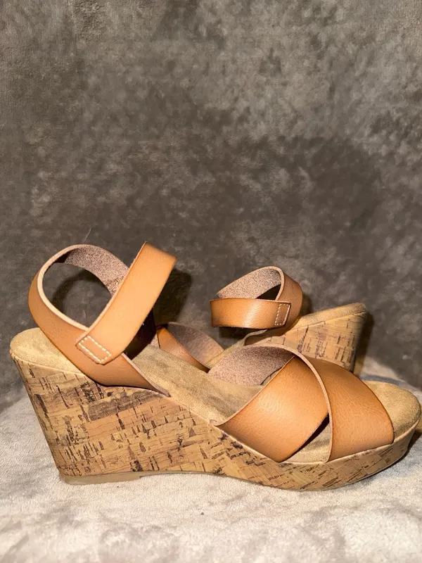 Maurices Elsa Tan Faux Leather Cork Wedge Sandals Size 8.5M - Image 6