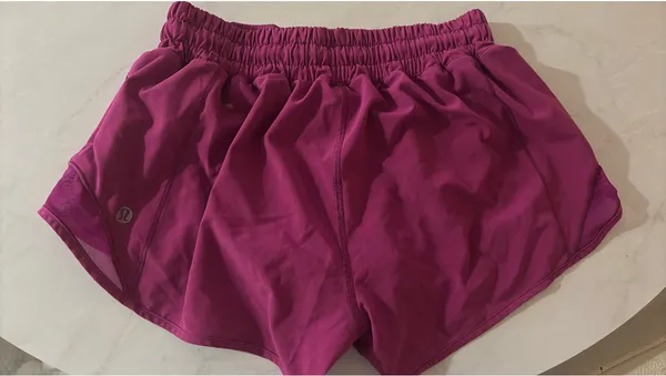 Lululemon Hotty Hot Shorts 2.5" - Image 2