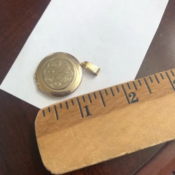 Vintage Gold Tone Pendant - Image 3