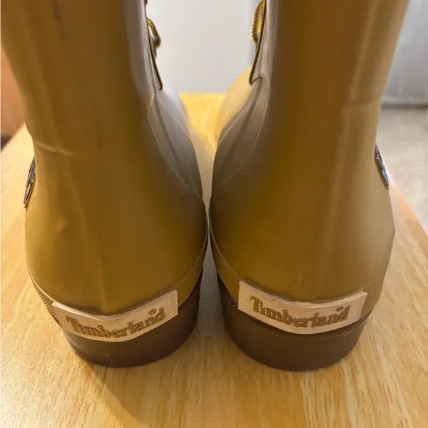 Timberland rubber tall boots size 8 - Image 4