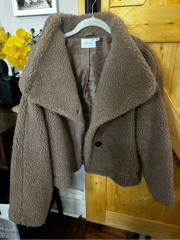 LUSH‎ "Toffee" Teddy Sherpa Faux Fur Cropped Moto Jacket - Size M - Image 3