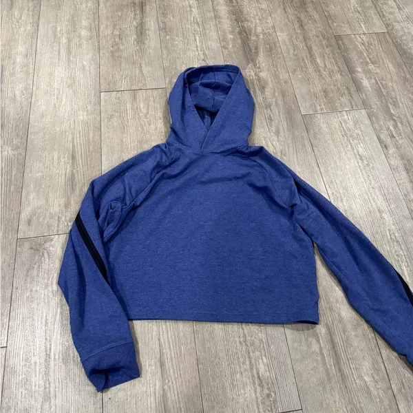 ON CLOUD Stylish Blue Hoodie for Women - Image 5