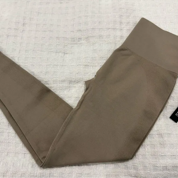 SET Active Sculptflex Leggings, Breeze. NWT. Size M. - Image 7