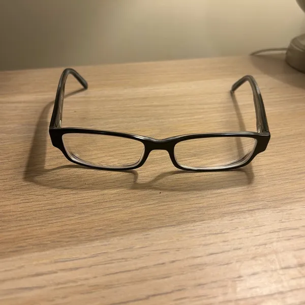 Ray-Ban Black Glasses frames and black Ray Ban Case - Image 8