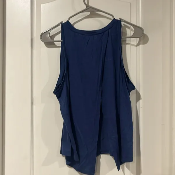 Aerie Women’s open back workout tank Large - Image 3