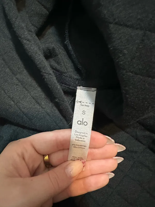 Alo Cropped Yoga Hoodie - Image 4