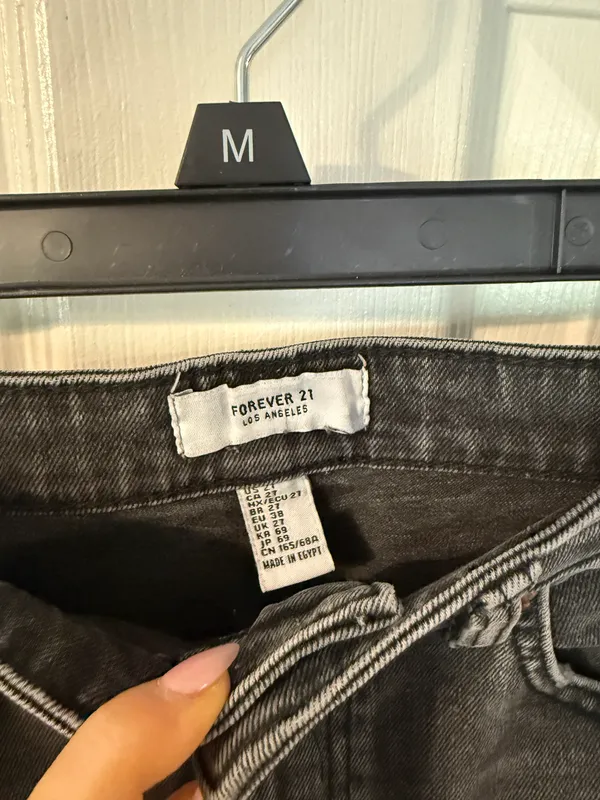 Forever 21 Jeans - Image 4