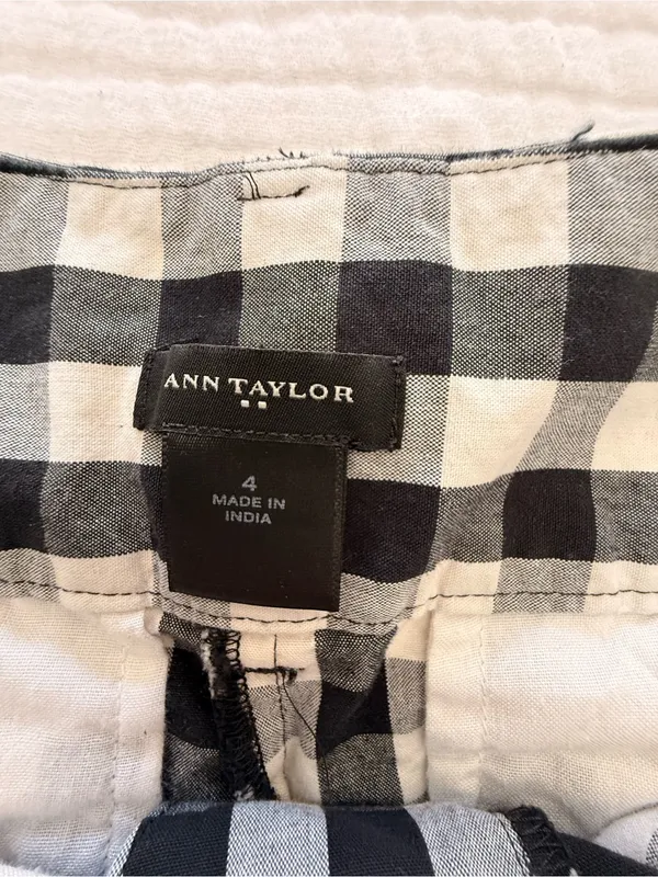 Ann Taylor Black & White Gingham Scallop Hem Women’s Shorts - Image 2