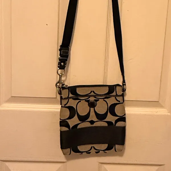 Coach Shoulder Bag - Image 4
