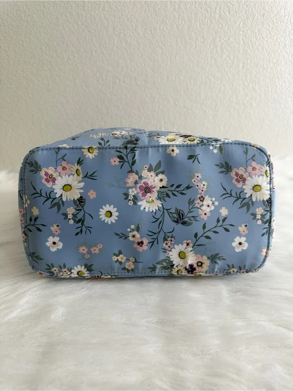 NWOT Art Class Blue Floral Quilted Messenger Bag - Image 9