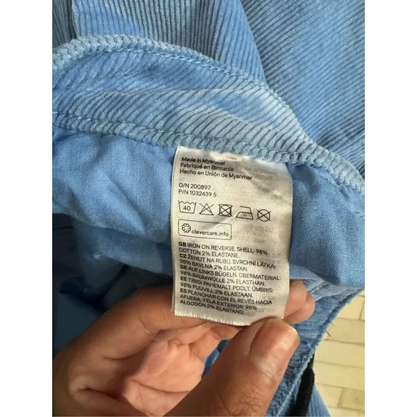 H&M blue flare jeans - Image 4