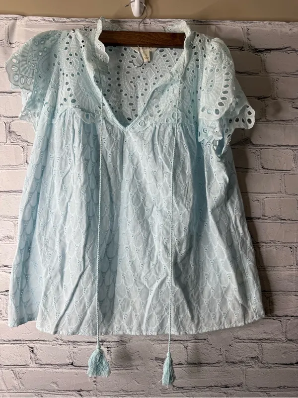 Adiva Blue Eyelet lace ruffle sleeve blouse size large - Image 4