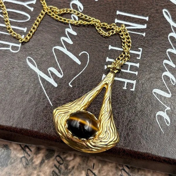 Elegant Vintage 1970s Gold Tone Tigers Eye Pendant Necklace 17” - Image 3