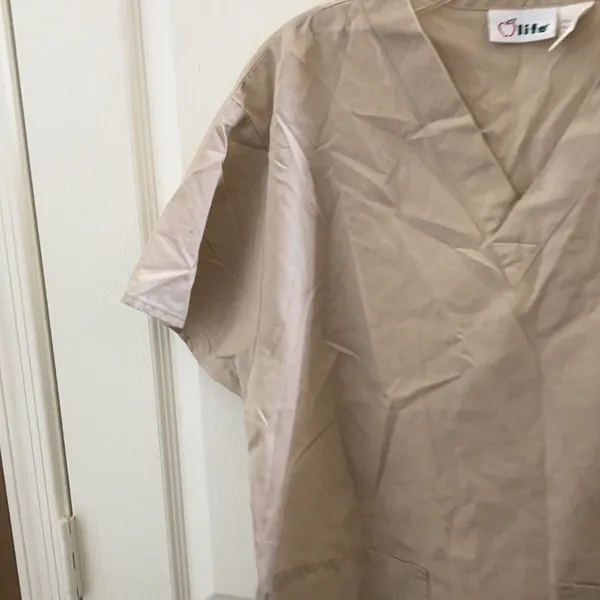 FINAL MARKDOWN Ladies life scrub top small Tan - Image 2
