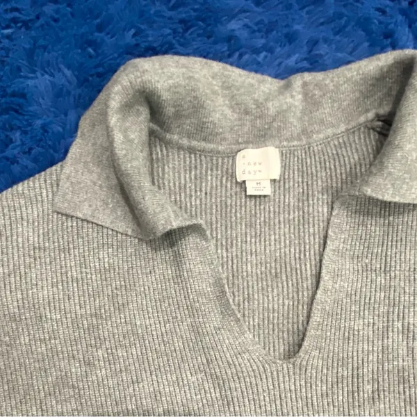 A New Day Ribbed Collared V Neck Cozy Gray Sweater Medium - Image 4