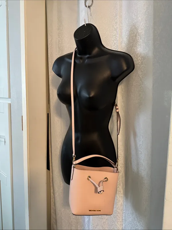 MICHAEL KORS Pink Bucket Shoulder Bag - Image 2