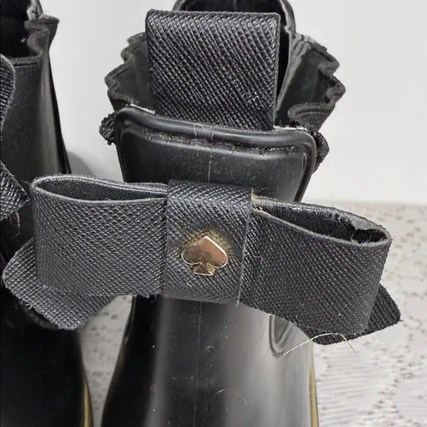 Kate Spade New York Sedgewick Chelsea rain boots gold trim sz 10 - Image 7