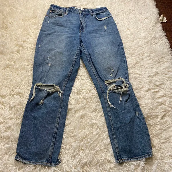 Abercrombie high rise mom jeans - Image 2