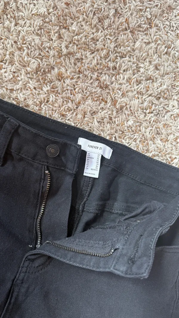 Forever 21 Straight Jeans Ripped Ankle - Image 2