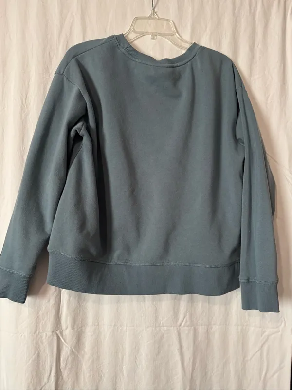Reebok Gray Embossed Logo Sweatshirt (M) - Image 4