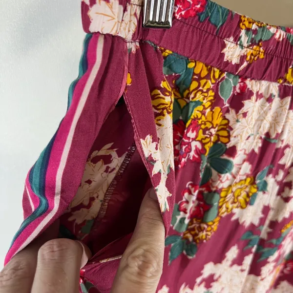 Ettitwa Anthropologie Burgundy Floral Wide Leg Pants Side Stripe‎ XS Boho Beach - Image 6