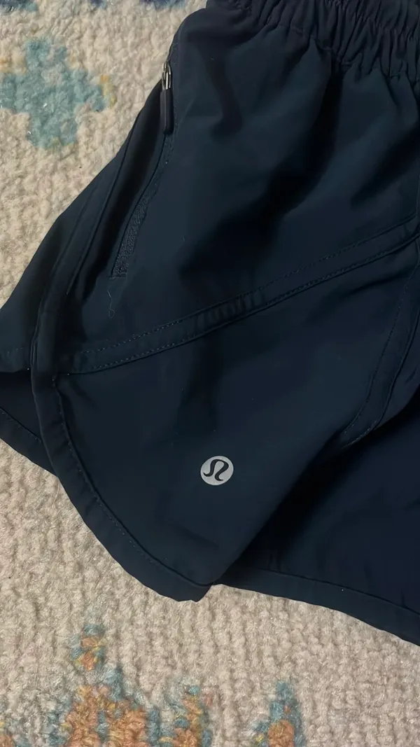 Lululemon Shorts Hotty Hot - Image 3