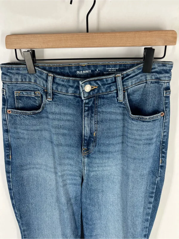 Old Navy Higher High-Rise Flare Jeans 6 Petite Medium Wash Clover - Image 3