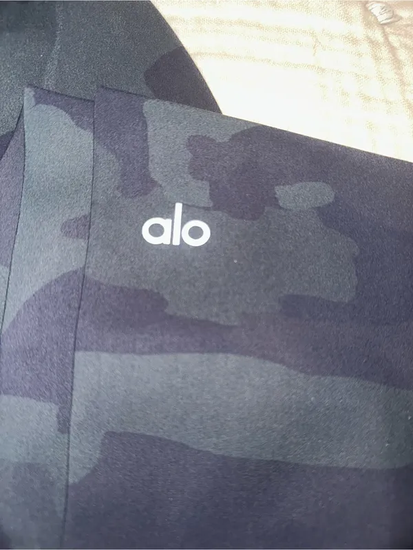 Alo Yoga High-Waist Camo Vapor Leggings size S - Image 4