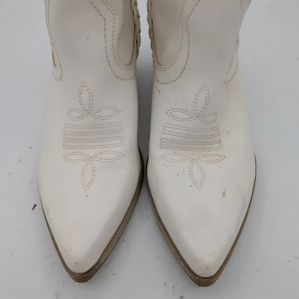 DV Dolce Vita Karyn White Western Ankle Boots Women 8.5 Braided Pointed Toe - Image 4