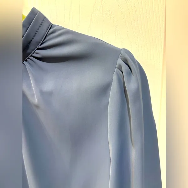 Allegra K size small open neck blouse nwt - Image 5