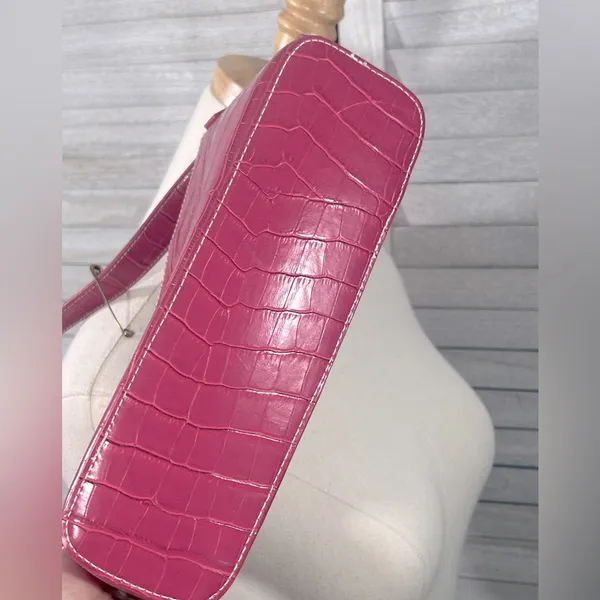 Mini Shoulder Bag Barbie Pink Alligator Texture - Image 6