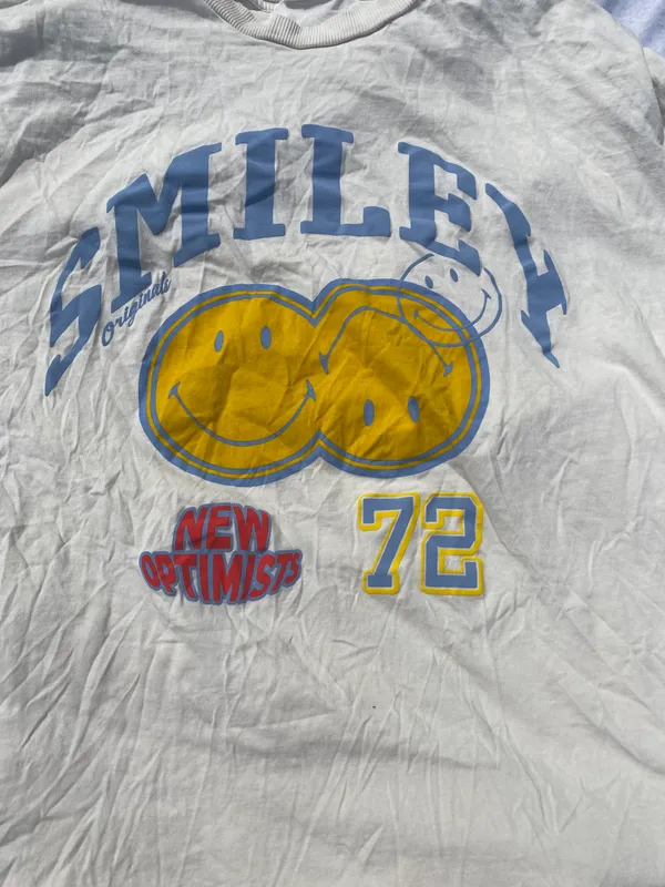 H&M smiley and  oversized Tshirt - Image 5